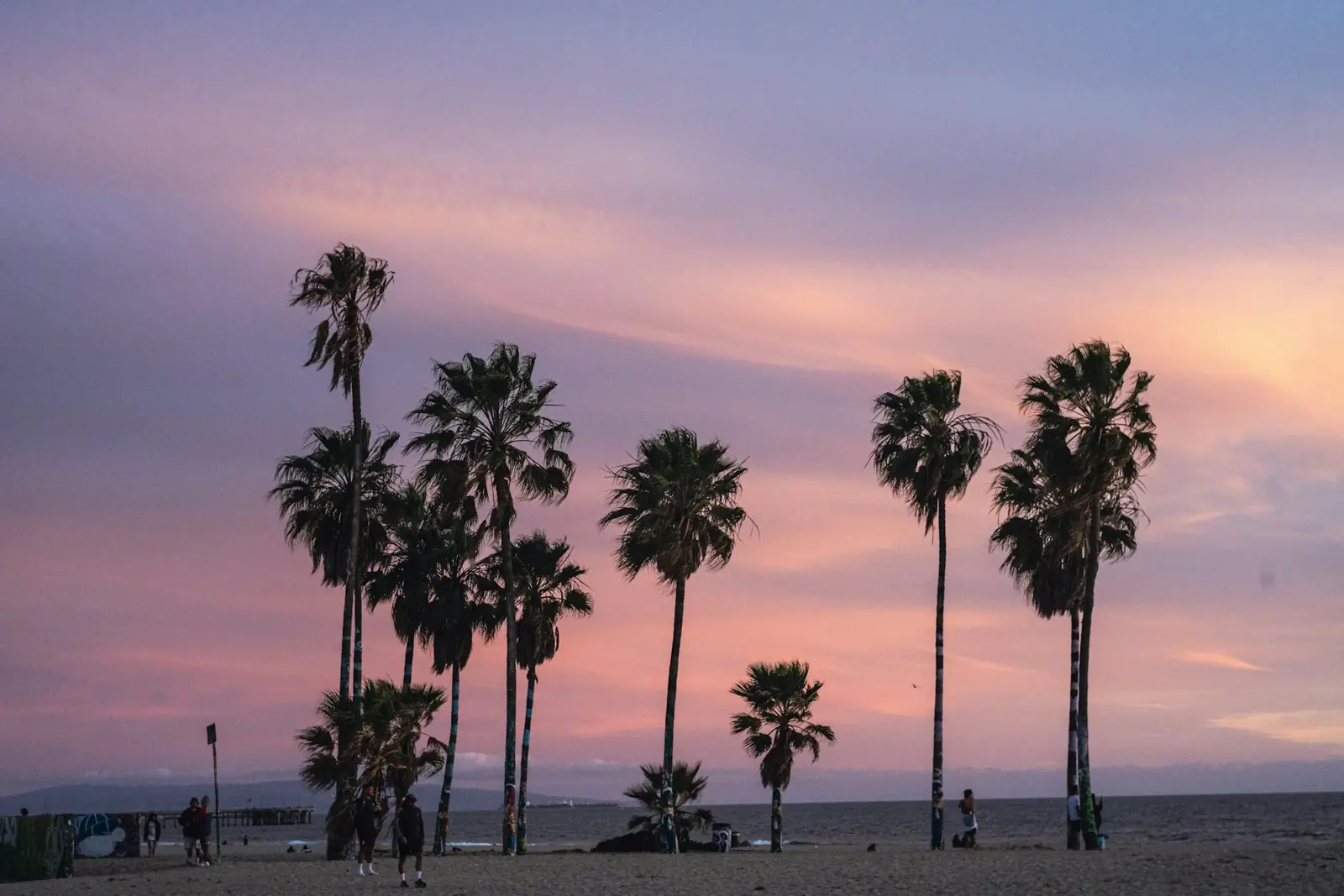 Plage au coucher du soleil